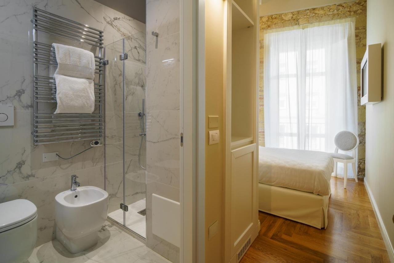 Boutique Hotel Carlo Felice 卡利亚里 外观 照片