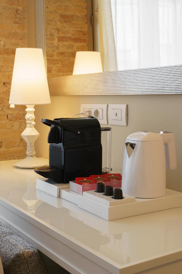 Boutique Hotel Carlo Felice 卡利亚里 外观 照片