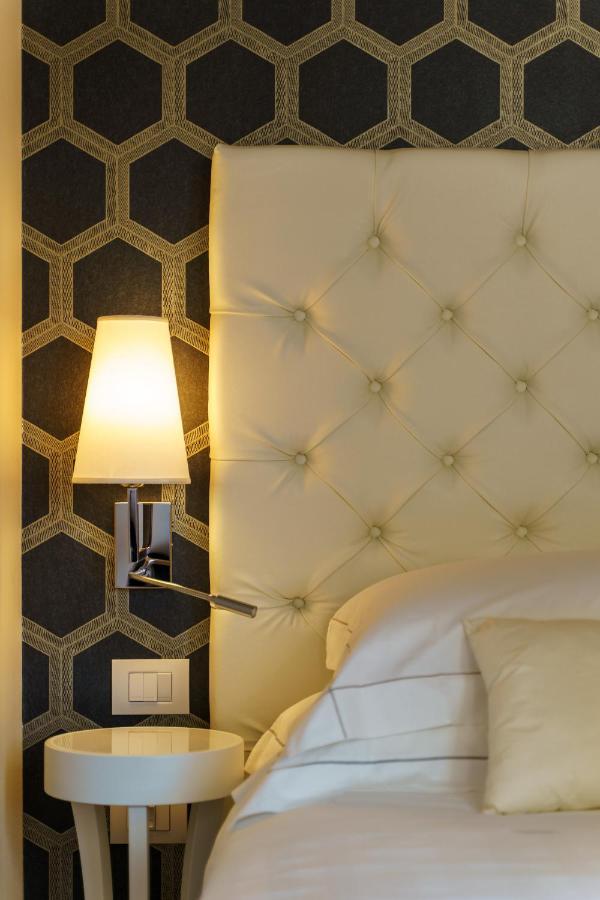 Boutique Hotel Carlo Felice 卡利亚里 外观 照片
