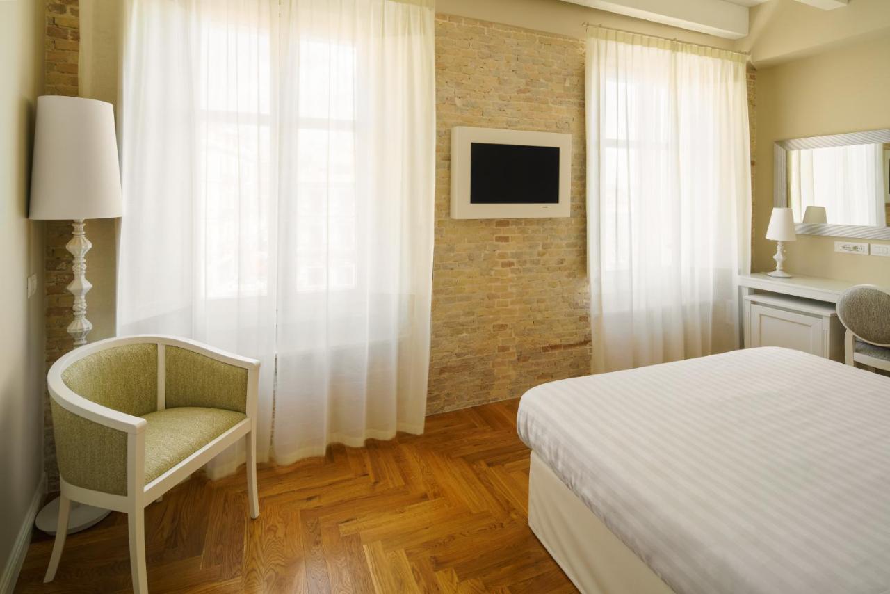 Boutique Hotel Carlo Felice 卡利亚里 外观 照片